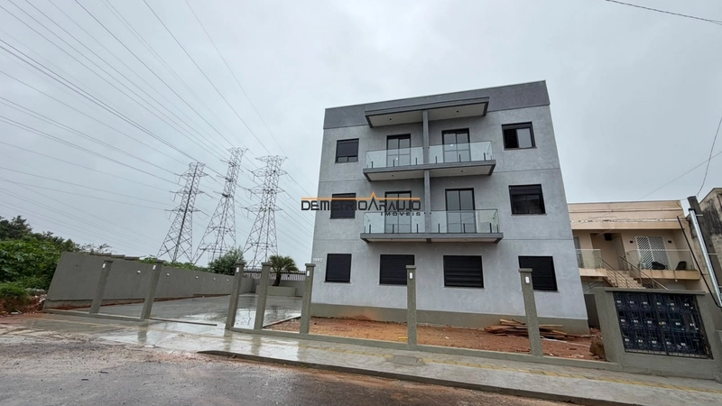 Apto 2 dormitórios com sacada  Porto Verde: 1ª foto da galeria de imagens do imóvel