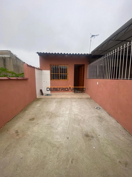 Casa Geminada com 2 Quartos, Suíte, 2 Pátios e Garagem – Algarve: 2ª foto da galeria de imagens do imóvel
