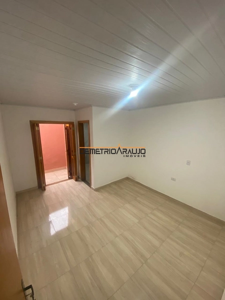 Casa Geminada com 2 Quartos, Suíte, 2 Pátios e Garagem – Algarve: 5ª foto da galeria de imagens do imóvel