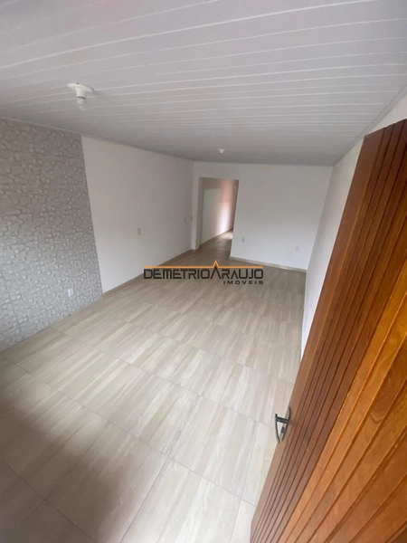 Casa Geminada com 2 Quartos, Suíte, 2 Pátios e Garagem – Algarve: 3ª foto da galeria de imagens do imóvel