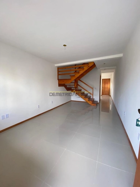 SOBRADO AMPLO COM 2 BANHEIROS: 3ª foto da galeria de imagens do imóvel