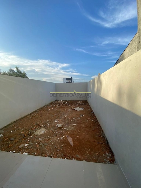 SOBRADO AMPLO COM 2 BANHEIROS: 8ª foto da galeria de imagens do imóvel