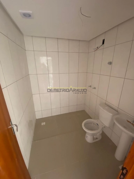 SOBRADO AMPLO COM 2 BANHEIROS: 5ª foto da galeria de imagens do imóvel