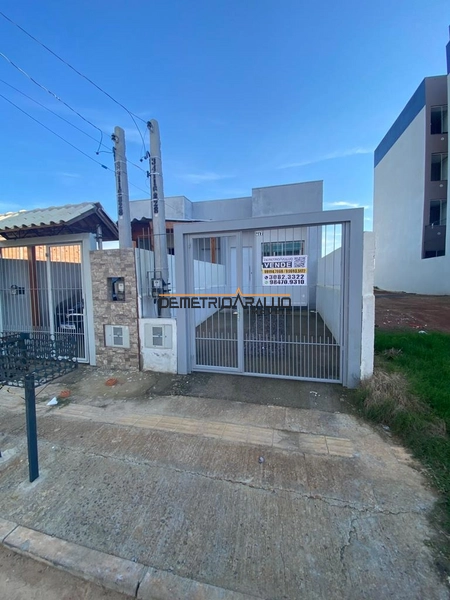 Casa 2 dormitórios no Porto Verde já com portão: 2ª foto da galeria de imagens do imóvel