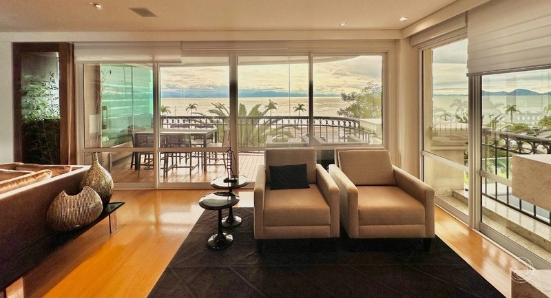 Lindo apartamento na Beira Mar com 3 suítes e 4 vagas de garagem: 1ª foto da galeria de imagens do imóvel