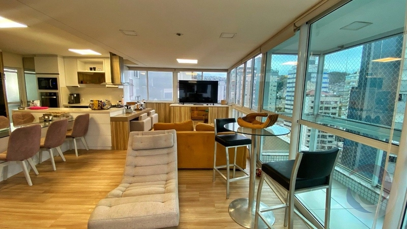 Linda cobertura duplex no Centro: 3ª foto da galeria de imagens do imóvel