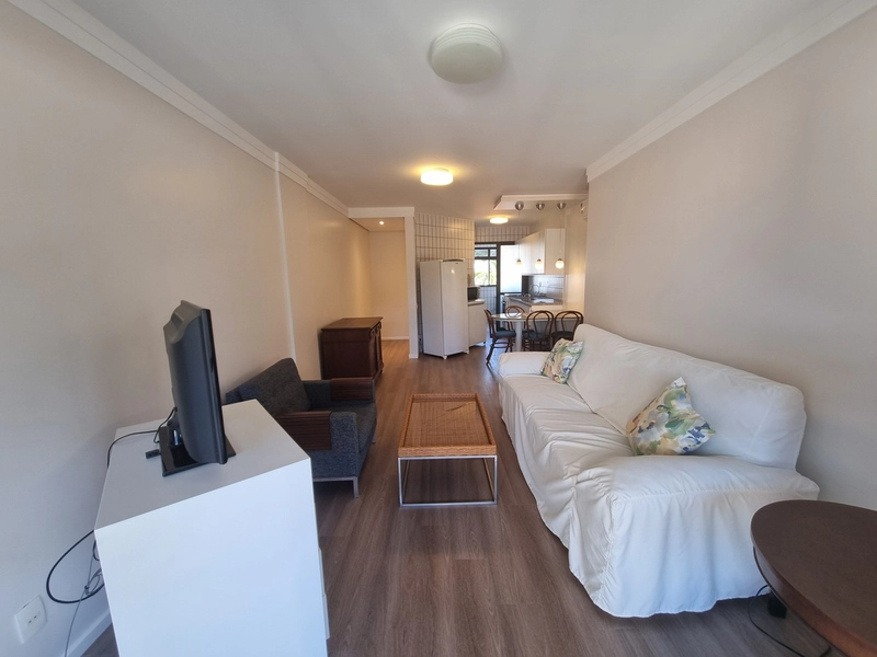 Apartamento mobiliado na Praia Brava, com 2 quartos e 2 vg: 4ª foto da galeria de imagens do imóvel