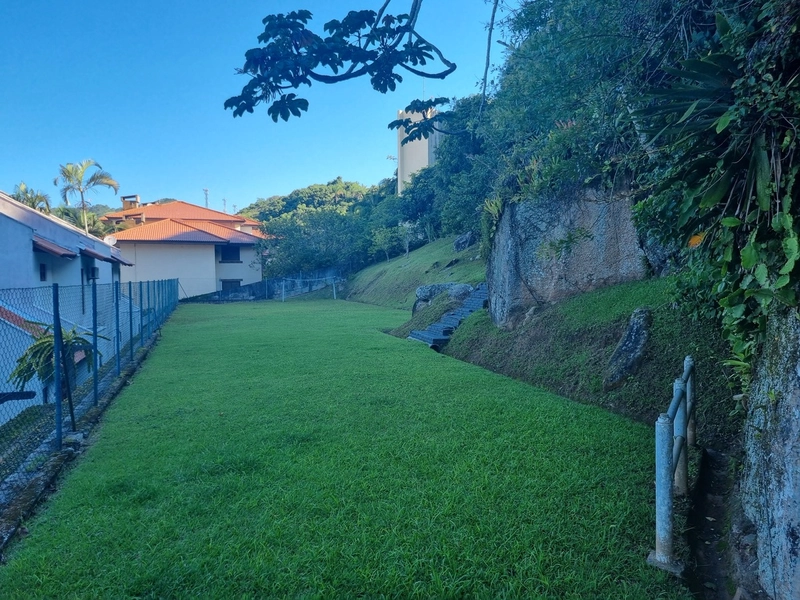 Apartamento mobiliado na Praia Brava, com 2 quartos e 2 vg: 27ª foto da galeria de imagens do imóvel