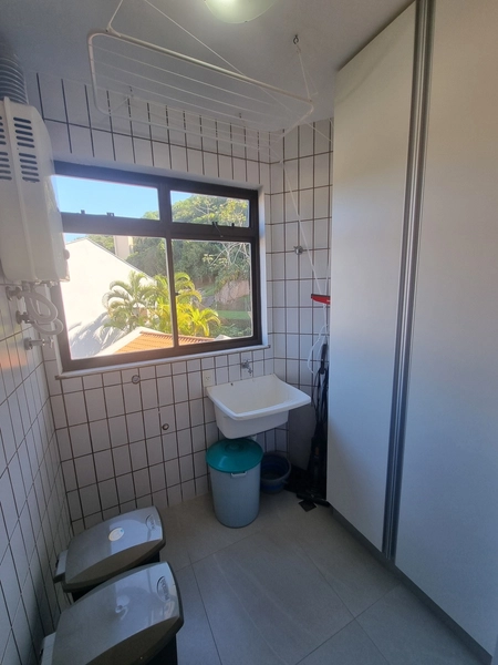 Apartamento mobiliado na Praia Brava, com 2 quartos e 2 vg: 14ª foto da galeria de imagens do imóvel
