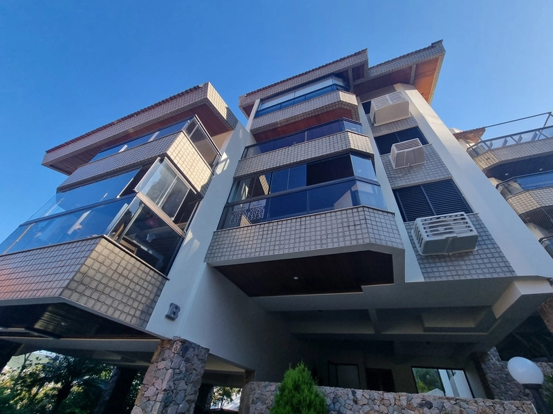 Apartamento mobiliado na Praia Brava, com 2 quartos e 2 vg: 34ª foto da galeria de imagens do imóvel
