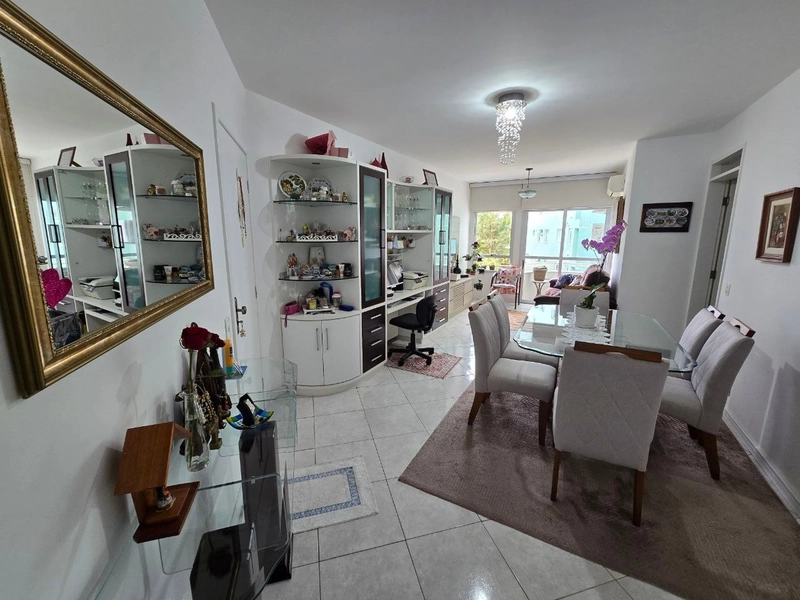 Apartamento em Coqueiros com 3 quartos sendo 1 suíte e 1 vg livre: 1ª foto da galeria de imagens do imóvel