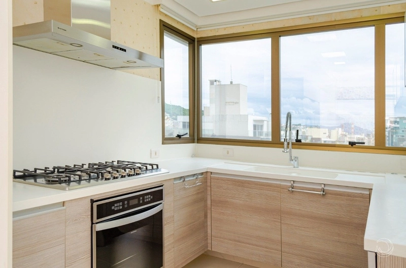 Apartamento com 3 suítes e 4 vagas de garagem no Centro: 13ª foto da galeria de imagens do imóvel