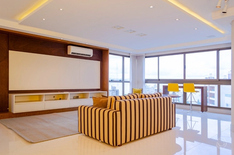 Apartamento com 3 suítes e 4 vagas de garagem no Centro: 2ª foto da galeria de imagens do imóvel