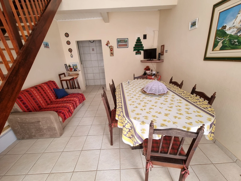Apartamento com 2 dormitórios próximo a praia de Canasvieiras: 3ª foto da galeria de imagens do imóvel