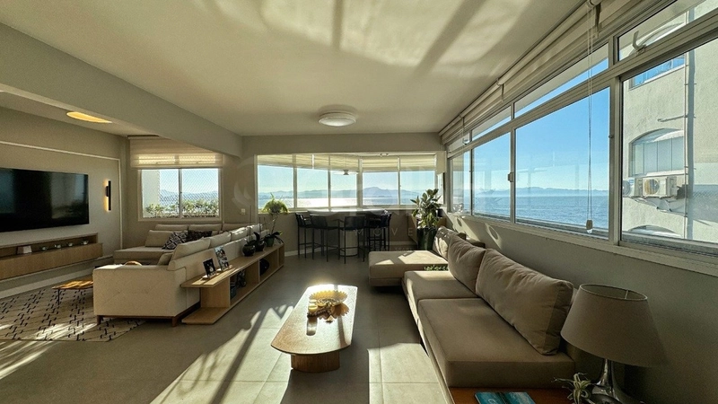 Apartamento com 4 quartos sendo 2 suítes reformado na Beira Mar: 2ª foto da galeria de imagens do imóvel