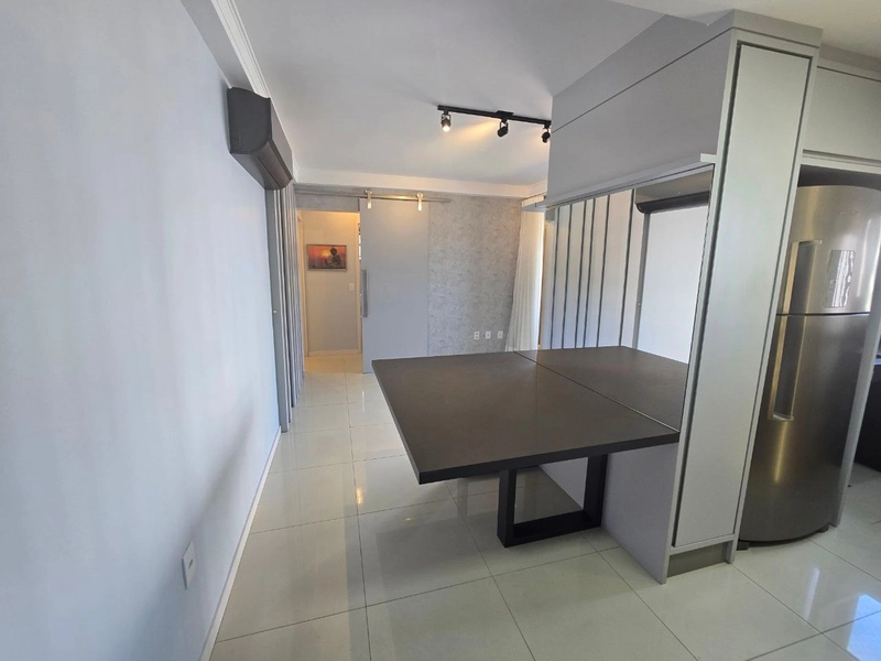 Apartamento mobiliado de 2 quartos e 2 vagas de garagem: 2ª foto da galeria de imagens do imóvel