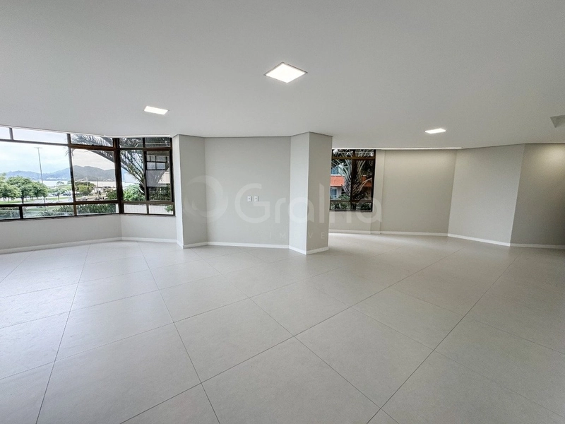 Apartamento na Beira Mar com 3 suítes e 2 vagas de garagem livres: 3ª foto da galeria de imagens do imóvel