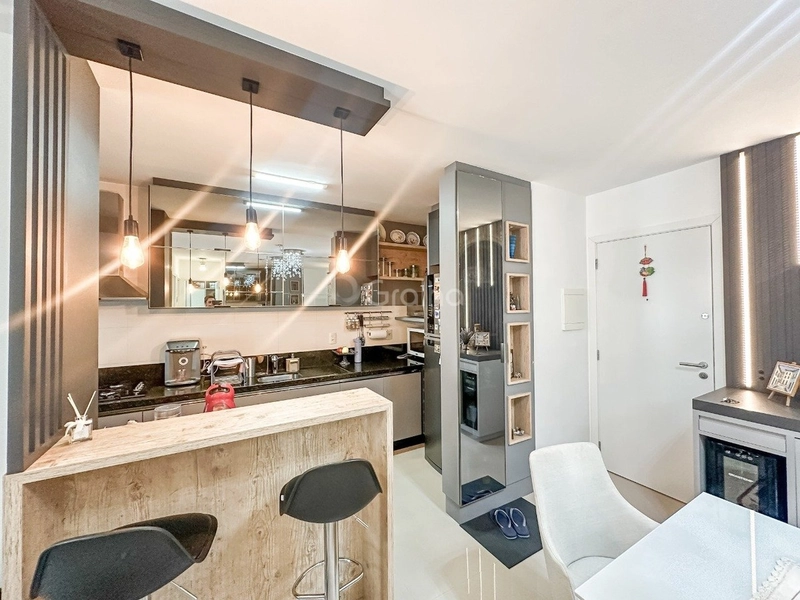 Lindo apartamento no Itacorubi com 2 dormitórios sendo 1 suíte: 3ª foto da galeria de imagens do imóvel