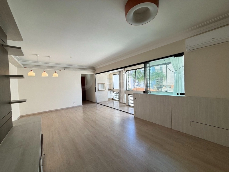 Apartamento com 3 dormitórios (1 suíte) no Centro de Florianópolis.: 4ª foto da galeria de imagens do imóvel