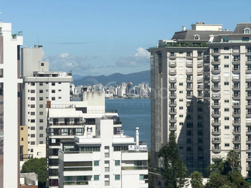 Apartamento de 101m² com 2 suítes na Agronômica: 8ª foto da galeria de imagens do imóvel