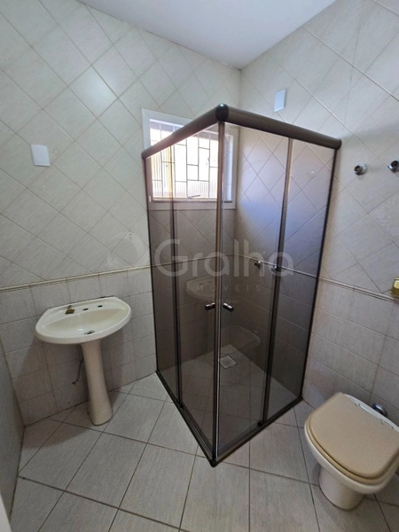 Casa residencial/comercial em Coqueiros com 4 quartos sendo 2 suítes: 14ª foto da galeria de imagens do imóvel