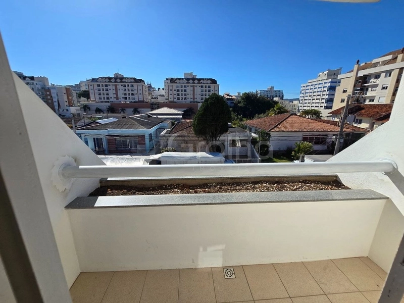 Casa residencial/comercial em Coqueiros com 4 quartos sendo 2 suítes: 28ª foto da galeria de imagens do imóvel