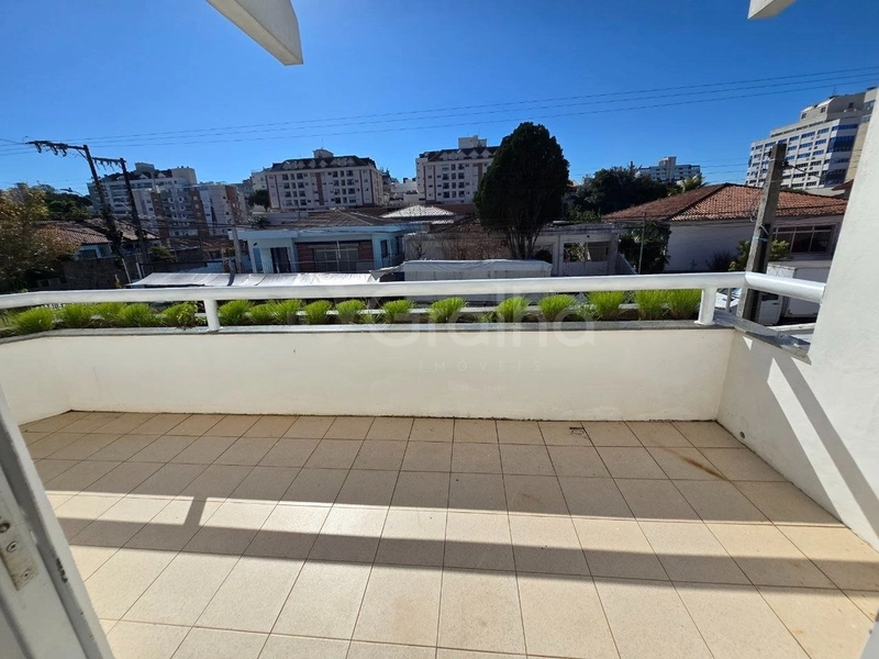 Casa residencial/comercial em Coqueiros com 4 quartos sendo 2 suítes: 10ª foto da galeria de imagens do imóvel