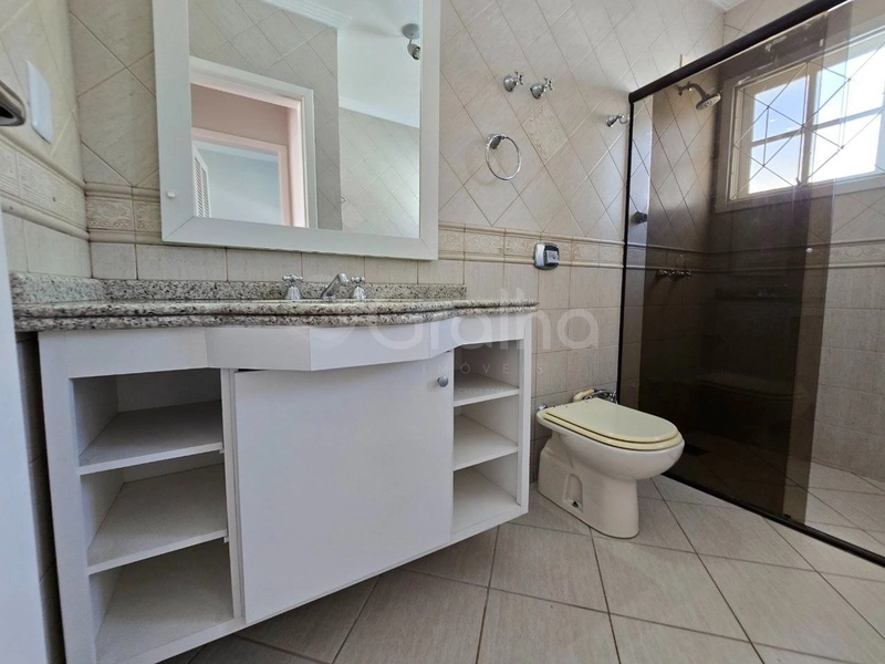 Casa residencial/comercial em Coqueiros com 4 quartos sendo 2 suítes: 36ª foto da galeria de imagens do imóvel
