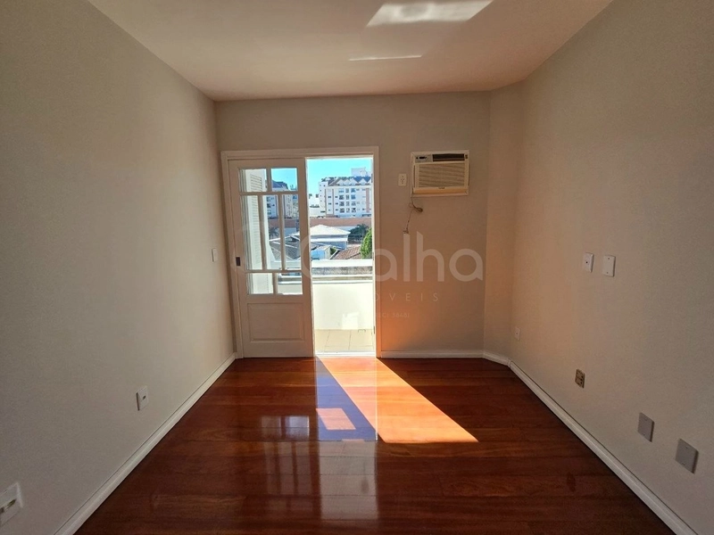Casa residencial/comercial em Coqueiros com 4 quartos sendo 2 suítes: 27ª foto da galeria de imagens do imóvel