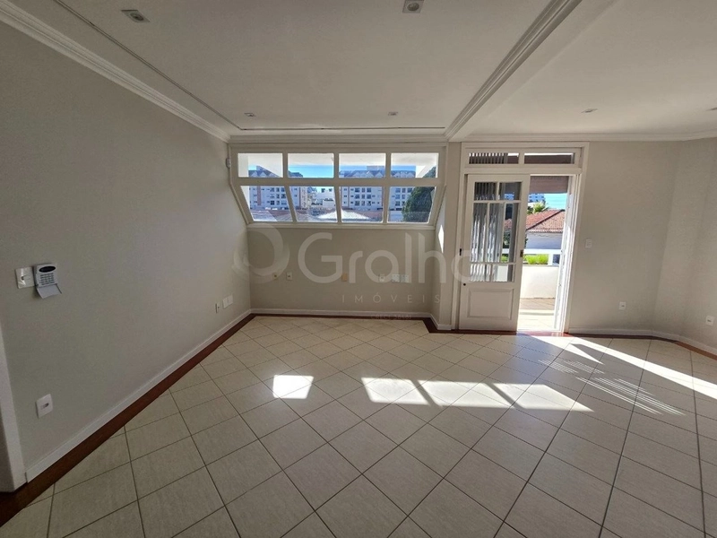 Casa residencial/comercial em Coqueiros com 4 quartos sendo 2 suítes: 5ª foto da galeria de imagens do imóvel