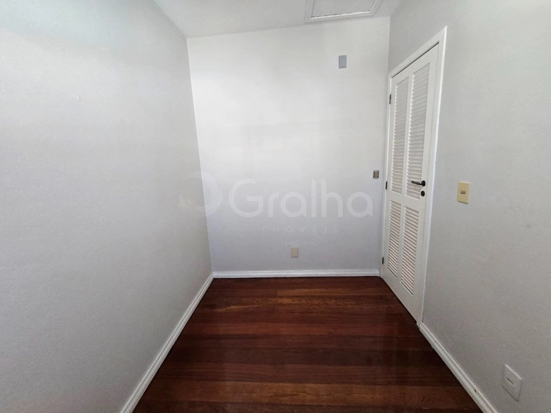 Casa residencial/comercial em Coqueiros com 4 quartos sendo 2 suítes: 35ª foto da galeria de imagens do imóvel