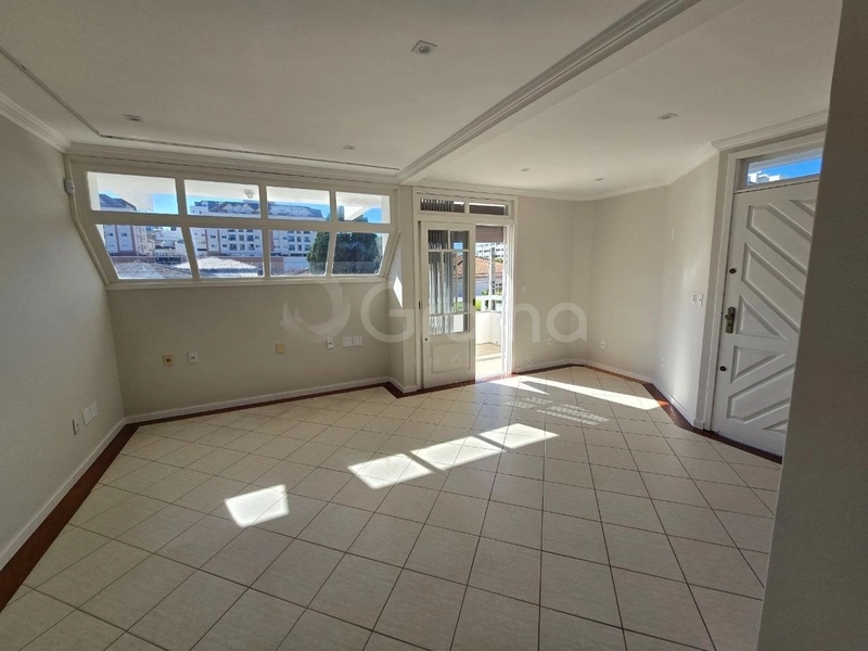 Casa residencial/comercial em Coqueiros com 4 quartos sendo 2 suítes: 6ª foto da galeria de imagens do imóvel