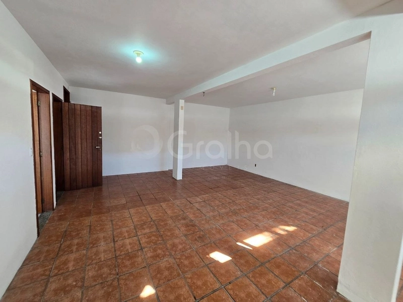 Casa residencial/comercial em Coqueiros com 4 quartos sendo 2 suítes: 48ª foto da galeria de imagens do imóvel