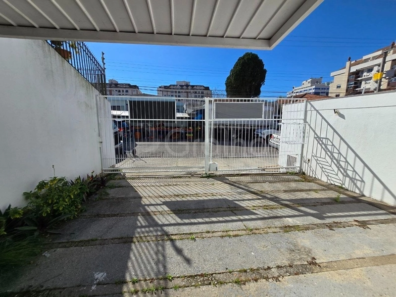 Casa residencial/comercial em Coqueiros com 4 quartos sendo 2 suítes: 50ª foto da galeria de imagens do imóvel