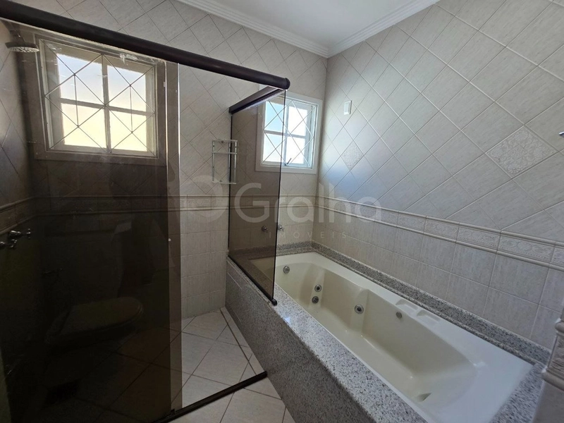 Casa residencial/comercial em Coqueiros com 4 quartos sendo 2 suítes: 37ª foto da galeria de imagens do imóvel