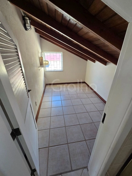 Casa residencial/comercial em Coqueiros com 4 quartos sendo 2 suítes: 31ª foto da galeria de imagens do imóvel