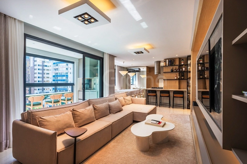 Apartamento de 180m² com 3 suítes no Centro e 4 vagas de garagem: 2ª foto da galeria de imagens do imóvel