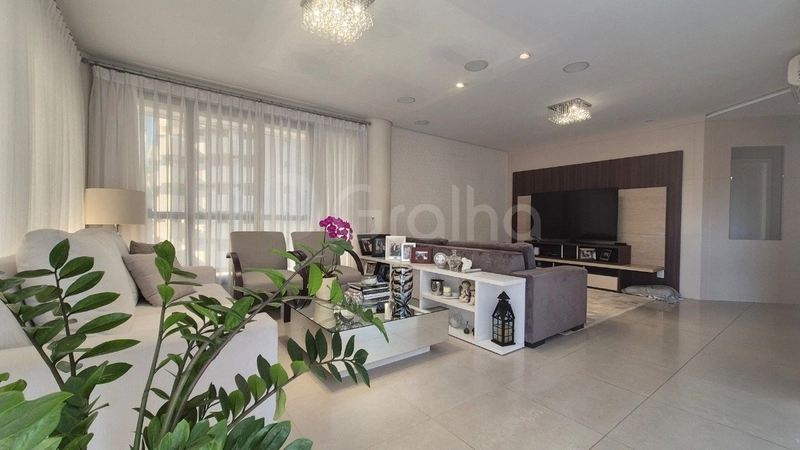 Apartamento de 234m² com 4 quartos sendo 2 suítes no Centro: 2ª foto da galeria de imagens do imóvel
