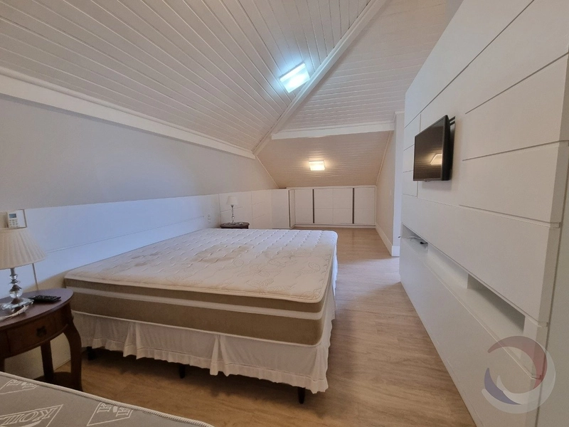 Linda cobertura no Santinho com 5 suítes e 4 vagas de garagem: 30ª foto da galeria de imagens do imóvel
