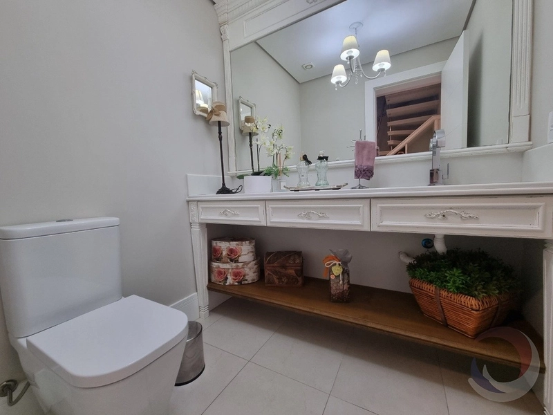 Linda cobertura no Santinho com 5 suítes e 4 vagas de garagem: 10ª foto da galeria de imagens do imóvel