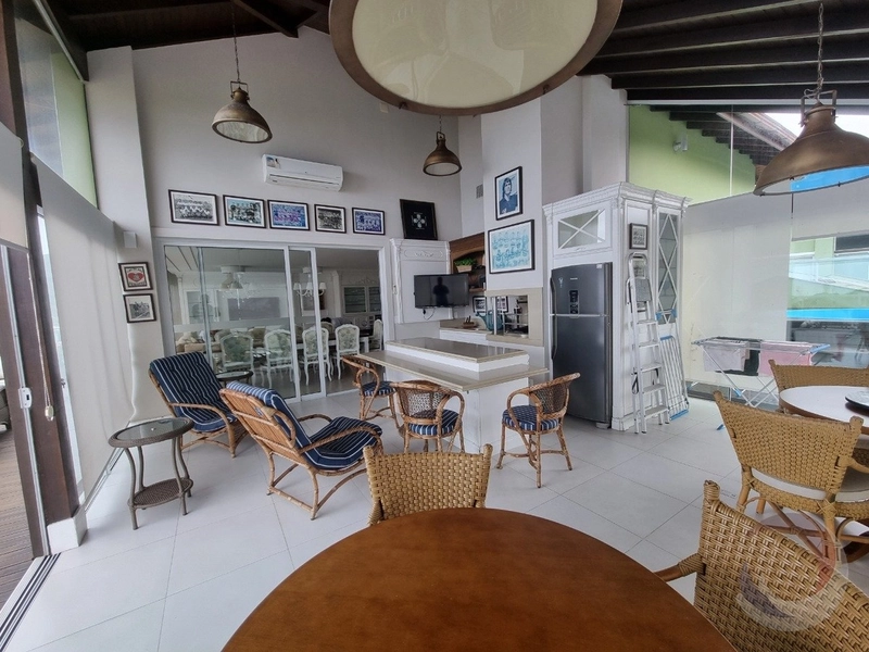 Linda cobertura no Santinho com 5 suítes e 4 vagas de garagem: 13ª foto da galeria de imagens do imóvel