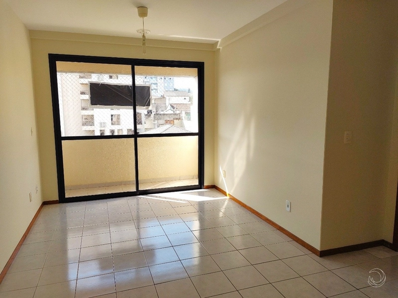 Apartamento com 3 quartos sendo 1 suíte e 1 vg na Agronômica: 3ª foto da galeria de imagens do imóvel