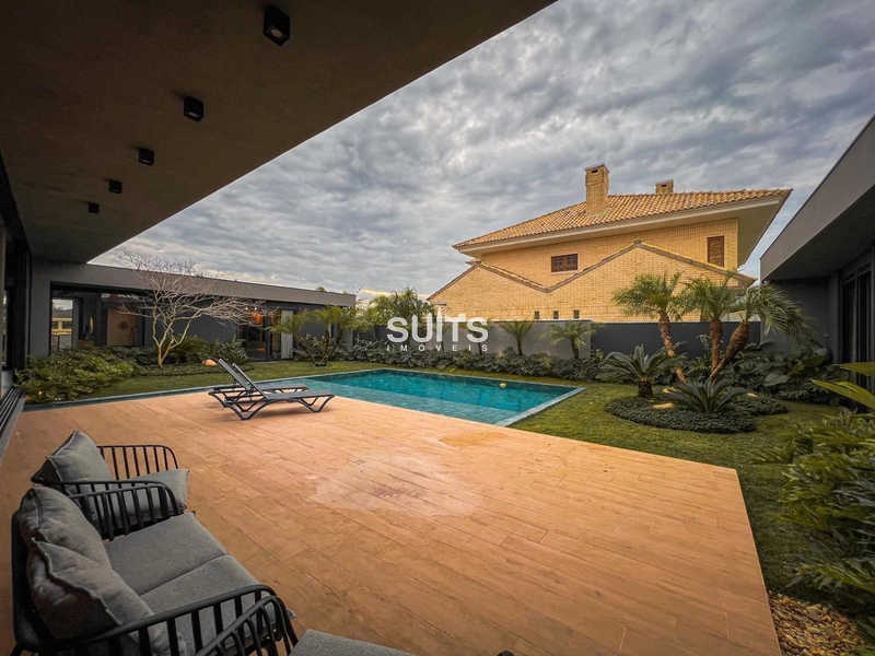 Belíssima casa à venda em Atlântida: 39ª foto da galeria de imagens do imóvel