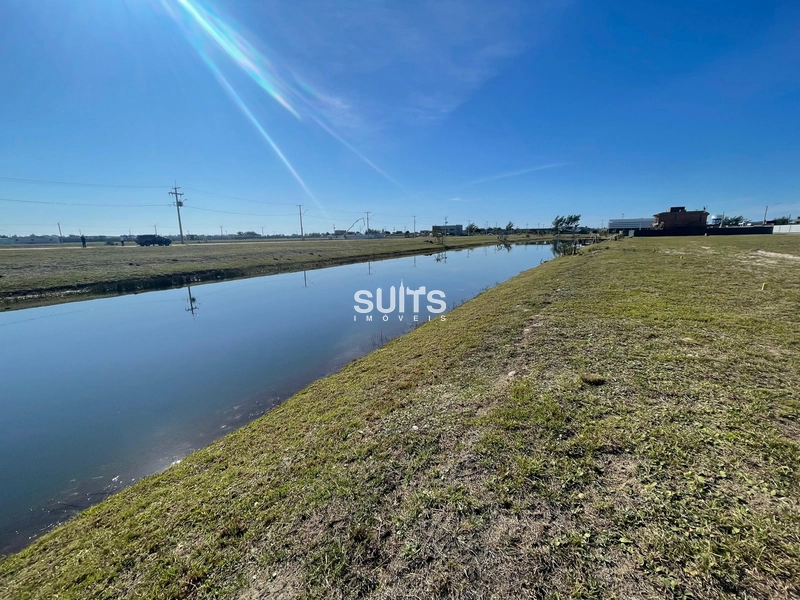 Lote beira lago a venda no Condomínio Joy Xangri-Lá: 2ª foto da galeria de imagens do imóvel