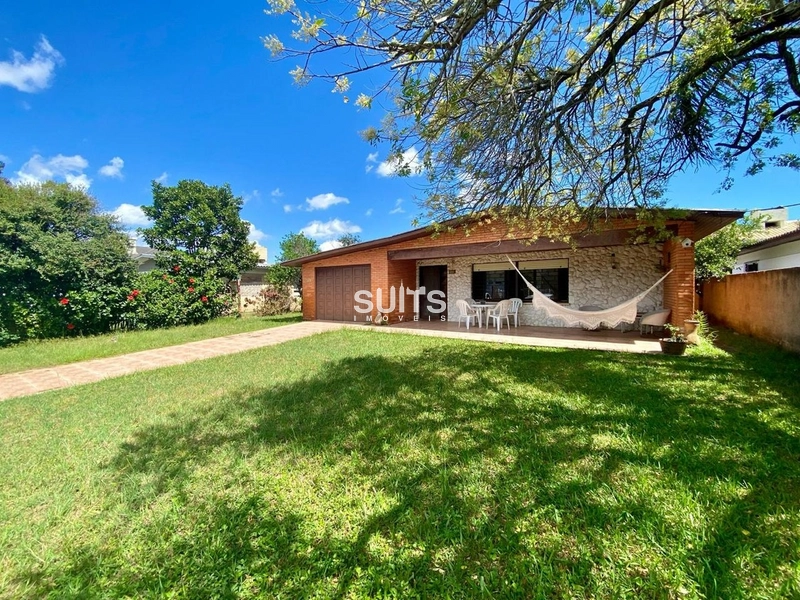 Casa à venda com excelente localização em Atlântida