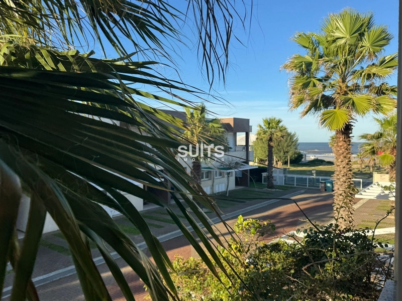 Excelente sobrado no condomínio Solanas em Atlântida