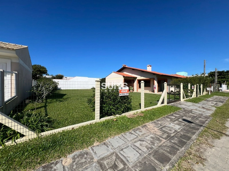 Casa Térrea com 2 Terrenos na Noiva do Mar, Lago Mar e Forro Laje.