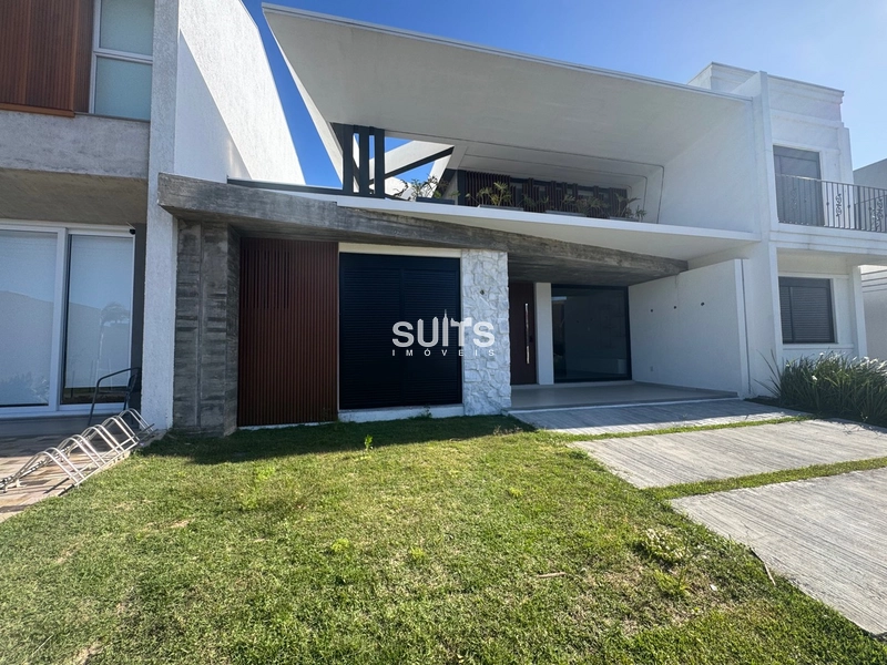 Excelente casa térrea à venda no condomínio Sunset