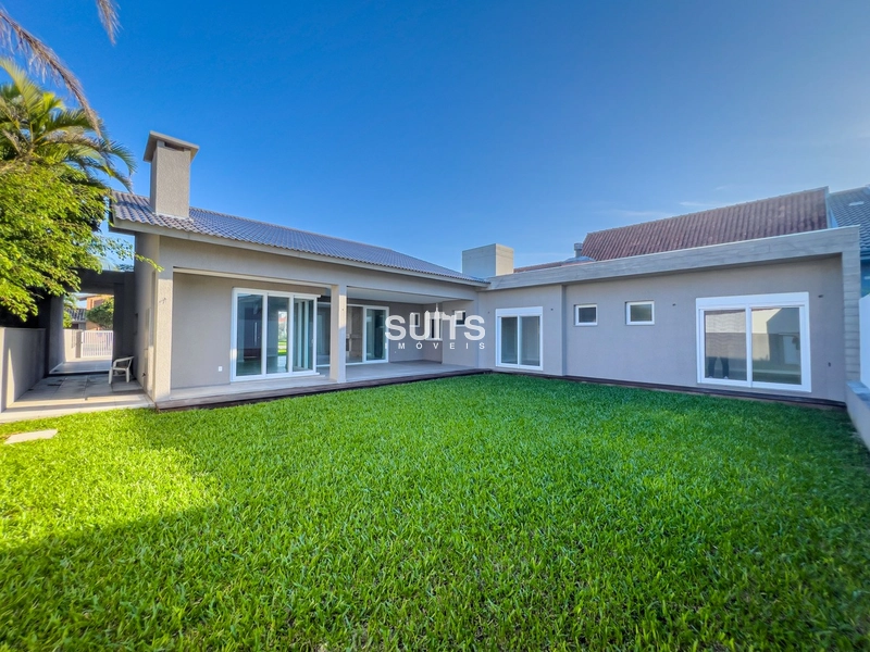 Excelente casa em região nobre e próxima ao mar na praia de Atlântida: 9ª foto da galeria de imagens do imóvel