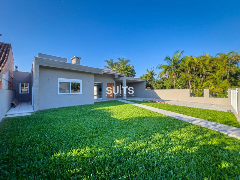 Excelente casa em região nobre e próxima ao mar na praia de Atlântida: 3ª foto da galeria de imagens do imóvel
